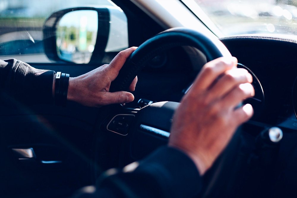 pode dirigir descalco 1 scaled